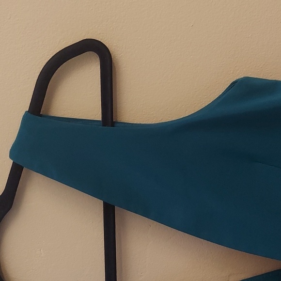 LAUNDRY BY SHELLI SEGAL Sleeveless VNeck Peplum Dress - Picture 7 of 12